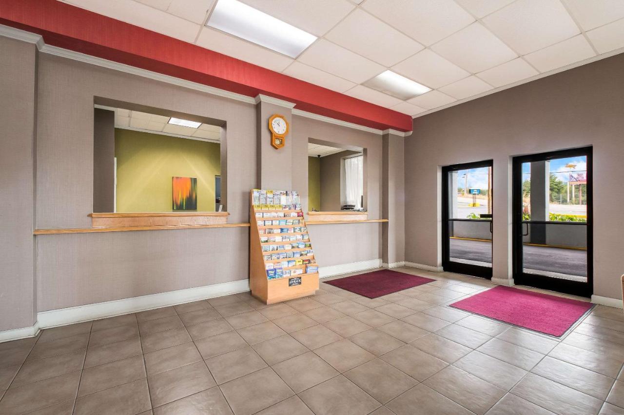 Suburban Studios Cleveland Tn I-75 מראה חיצוני תמונה